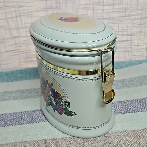 BERRY CANISTER - Picture 2 of 12